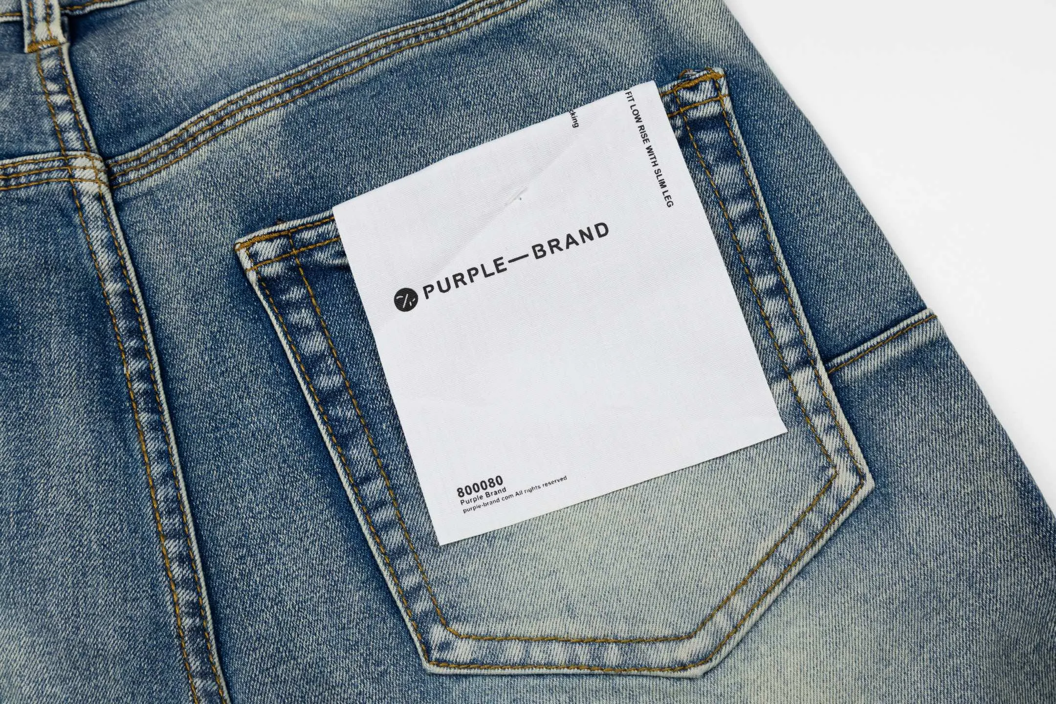 135 PURPLE BRAND 26New Arrival embroidered ripped jeans with top quality ink wash. Really restore the ultimate Vintage texture. Three-dimensional version. Loose and comfortable, not picky on the figure. Makes taller and slimmer. Factory Seiko. Original factory quality control. Same style for men and women. Can be matched with couples. Versatile recommendation. Must-have jeans for all seasons. Hipsters have been disappointed. From the quality selection of fabrics, the tailoring of details, and the matching of patterns, they are all impeccable! The upper body is so handsome when worn...it can be easily worn by men, women and children! The craftsmanship is made of heavy-duty washed pure cotton denim fabric. After washing, it is soft and thick. It is very stylish when worn on the body. Color: Blue Style number: # Size: 28 30 32 34 36
